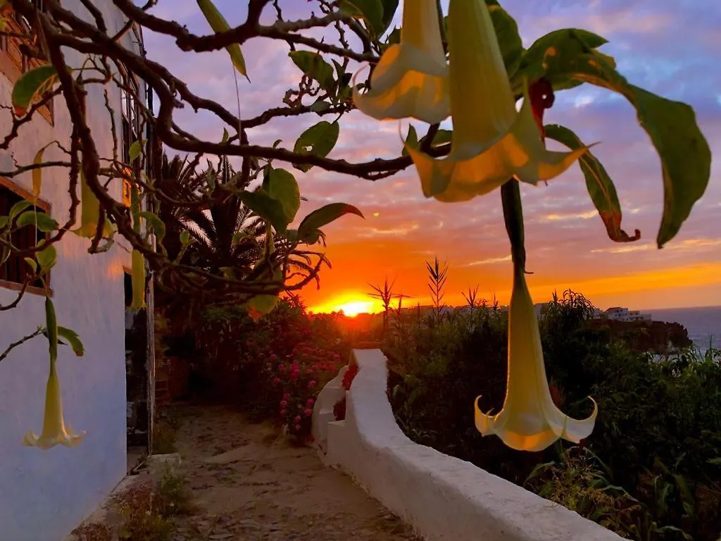 Holiday home Unique Canarian Cottage 1700S - Casa Salvia Las Aguas - Ocean & Natural Pools 150M - Whole Gated House San Juan de la Rambla